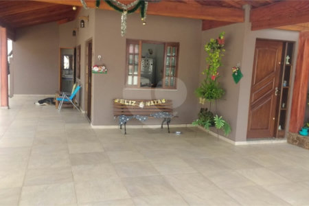Casa para Venda em Piracaia