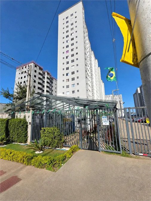 Apartamento de 42m² à venda na Vila Nova Bonsucesso, em Guarulhos, com 2 dormitórios e 1 vaga de garagem.