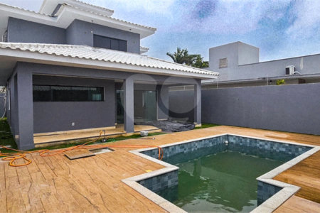 Casa De Alto Padrão à Venda No Pórtico De Búzios!!
