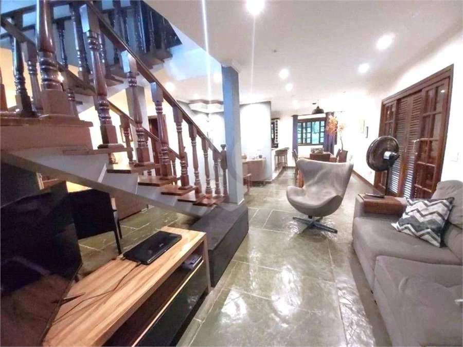 Casa à venda no Condomínio Vista Alegre Sede em Vinhedo/SP
