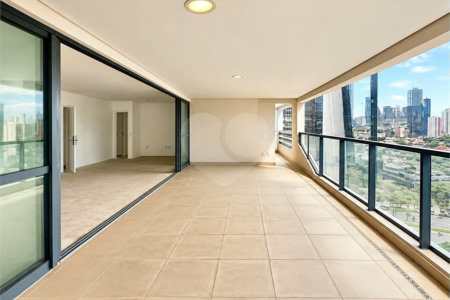 Apartamento à venda com 3 suítes em Chácara Santo Antônio, São Paulo, SP