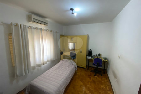 Casa térrea para venda, na Vila Marcelino.