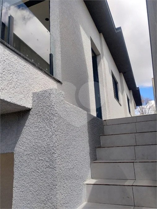 Casa em Atibaia com 3 dormitórios (1 suíte), sala 2 ambientes, piscina, 2 vagas de garagem, aceita financiamento