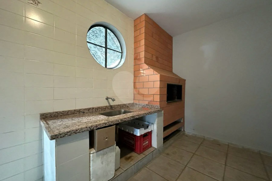 Casa assobradada à venda no bairro Nova Piracicaba, em Piracicaba/SP.