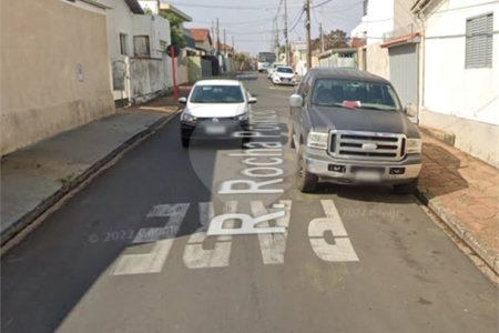 Casa térrea a venda na Vila Lutfalla
