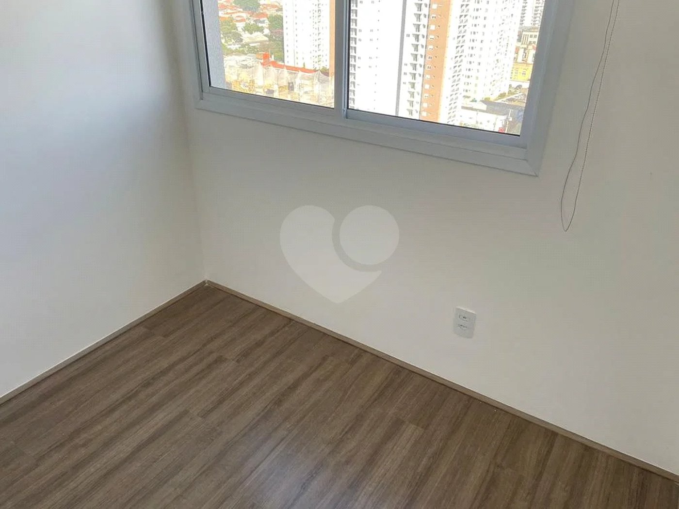 Apartamento mobiliado, novo, com 38m útil, ótima localização REF:903711