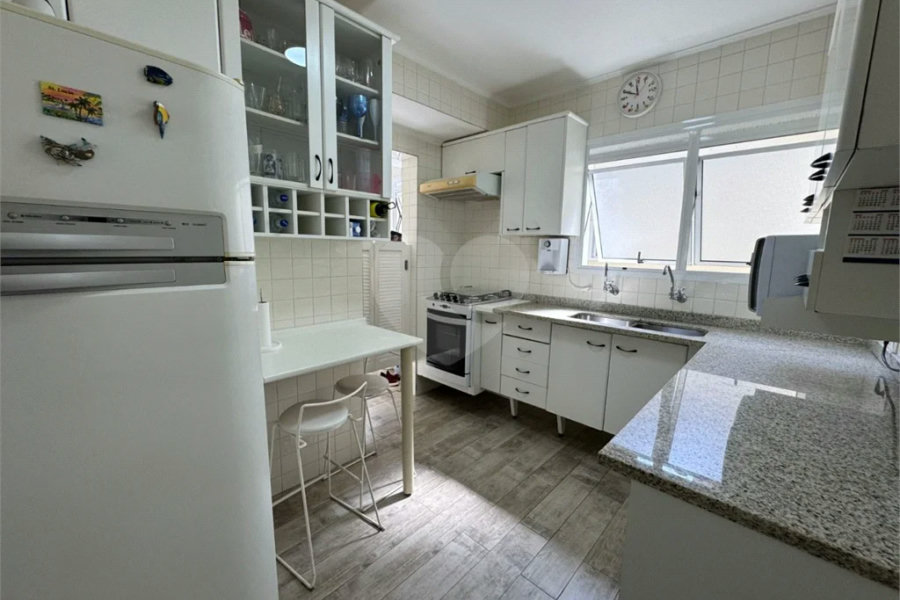 Apartamento à venda com 4 quartos, sendo 1 suíte, em Riviera de São Lourenço, Bertioga, SP