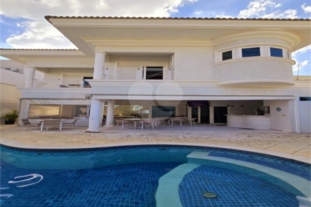 Indaiatuba - condomínio residencial da vila suíça - Sobrado com terreno de 445,61 ms - Área construída- 439,55 ms - Todas as esquadrias em PVC - Esquadria de PVC com vidros azuis - Piscina com hidro e cascata - Escadaria com mármore branco grego - 5 banheiros e 2 lavabos - Aquecimento solar -