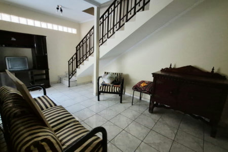 Casa espaçosa com edícula e 218 m² muito bem aproveitados! Conjunto Residencial Butantã, São Paulo - SP