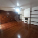 Casa térrea no Condomínio Faber I.