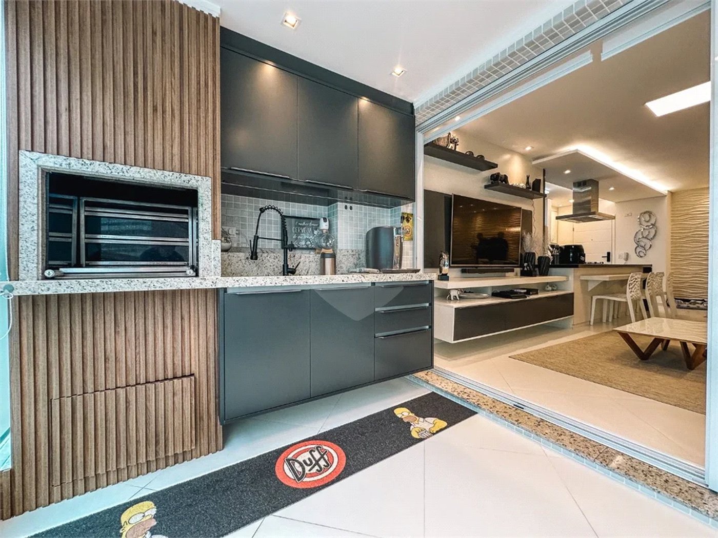 Apartamento à venda com 3 quartos, sendo 2 suítes,  em Riviera de São Lourenço, Bertioga, SP