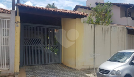 Casa à venda com 3 quartos, sendo 1 suíte, em Parque Fehr, São Carlos, SP