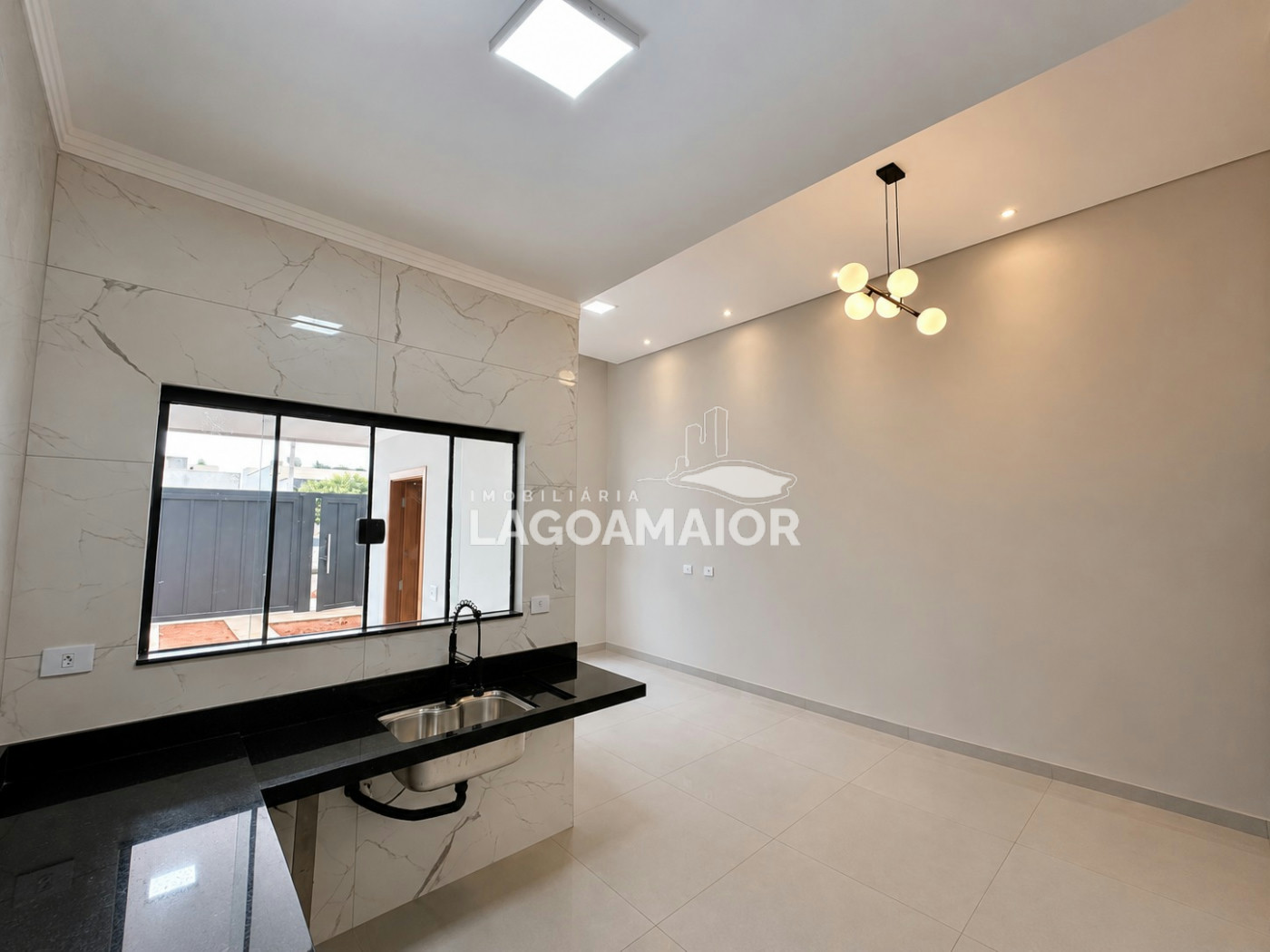 Casa à venda com 3 quartos, sendo 1 suíte, em Bela Vista da Lagoa, Três Lagoas - MS