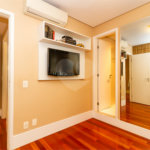 Apartamento de Alto Padrão no Campo Belo para venda com porteira fechada, com 4 dormitórios suítes e 4 vagas com lazer de club.