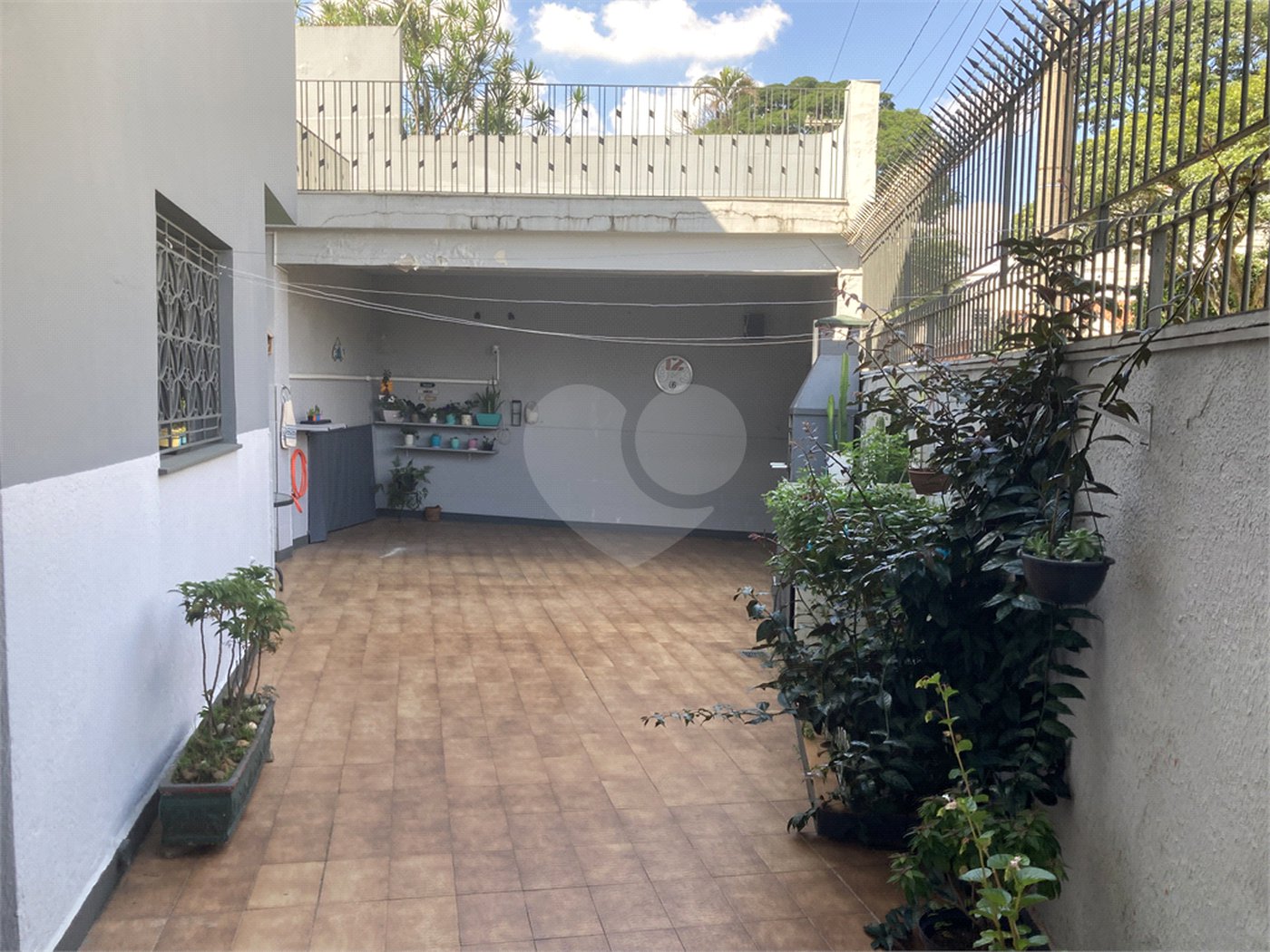 Casa com 4 dormitórios na Saúde.