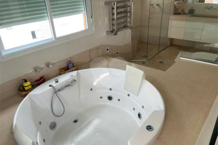 Apartamento amplo de 143 m² na Vila Mariana