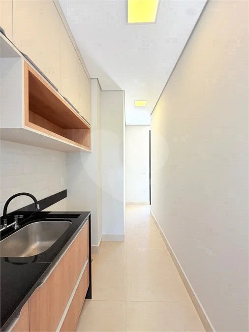 Casa térrea com 3 suítes no Condomínio Residencial Viena em Indaiatuba-SP - Acabamento de alto padrão - R$ 1.690.000,00 - AT 250 m² - AC 158 m² - 3 suítes,, sendo 1 suíte master com closet - Sala para dois ambientes (estar e jantar) - Cozinha planejada com ilha cooktop, forno elétrico e micro-ondas,