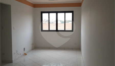 Apartamento à venda com 2 quartos, sendo 1 suíte,  em Vila Suconasa, Araraquara, SP