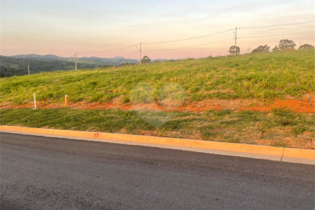 Terreno 360 m² em Atibaia e pronto para construir em condomínio fechado alto padrão