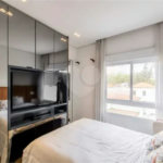 Apartamento de 306m² na melhor região de Moema, 3 suítes, 5 vagas, varanda gourmet, depósito, fora de rota