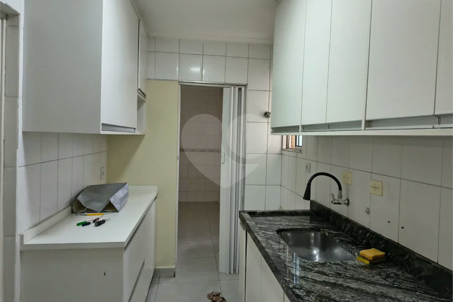 Apartamento com 2 Dormitórios , amplo com 77 metros e com vaga de garagem fixa