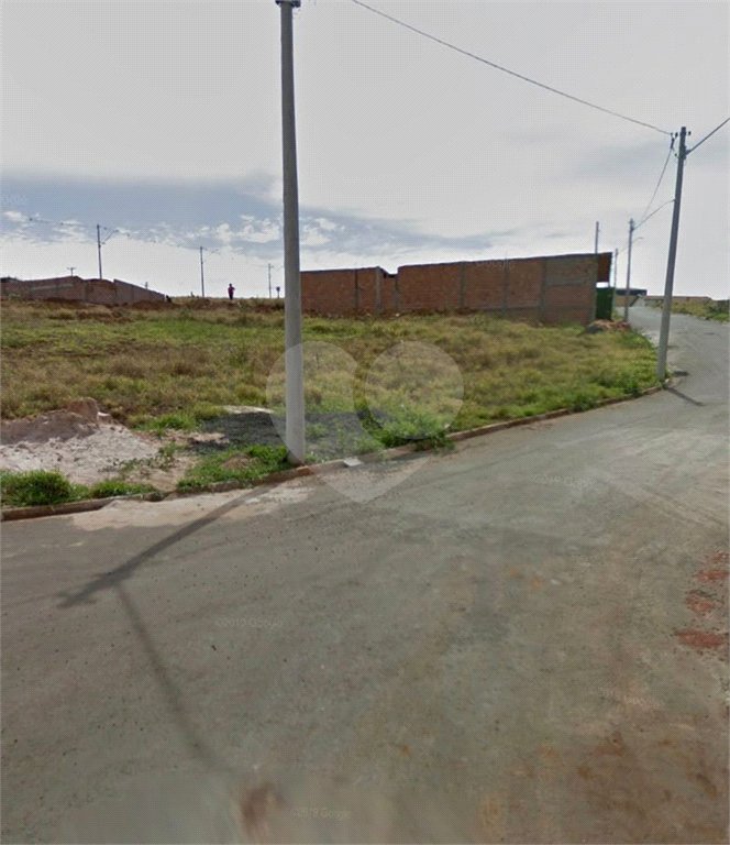Terreno com 251,00 m² .