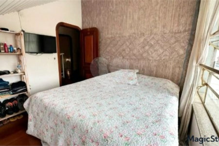 Casa com 400m², 4 dormitórios, sendo 3 suítes, 5 vagas de garagem, à venda na Vila Prudente.
