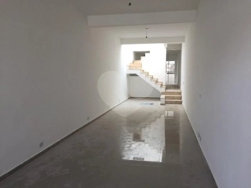 Sobrado novo nunca habitado.