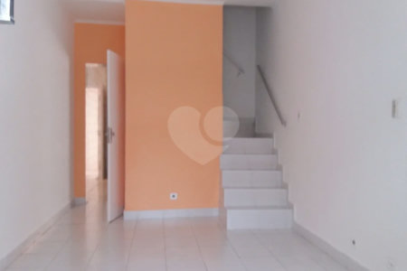 Casa com 125m² , 2 dormitórios , 2 vagas , à venda no Jardim Las Vegas em Santo André.