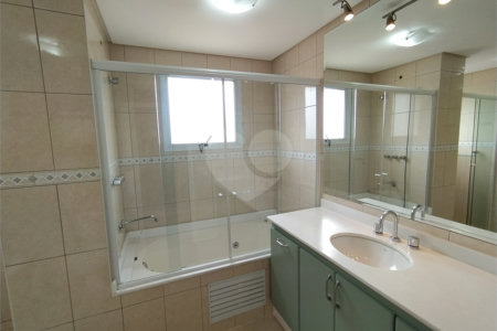 Apartamento de 145m2 com varanda gourmet 3 dormitórios e 2 vagas à venda na Chácara Klabin