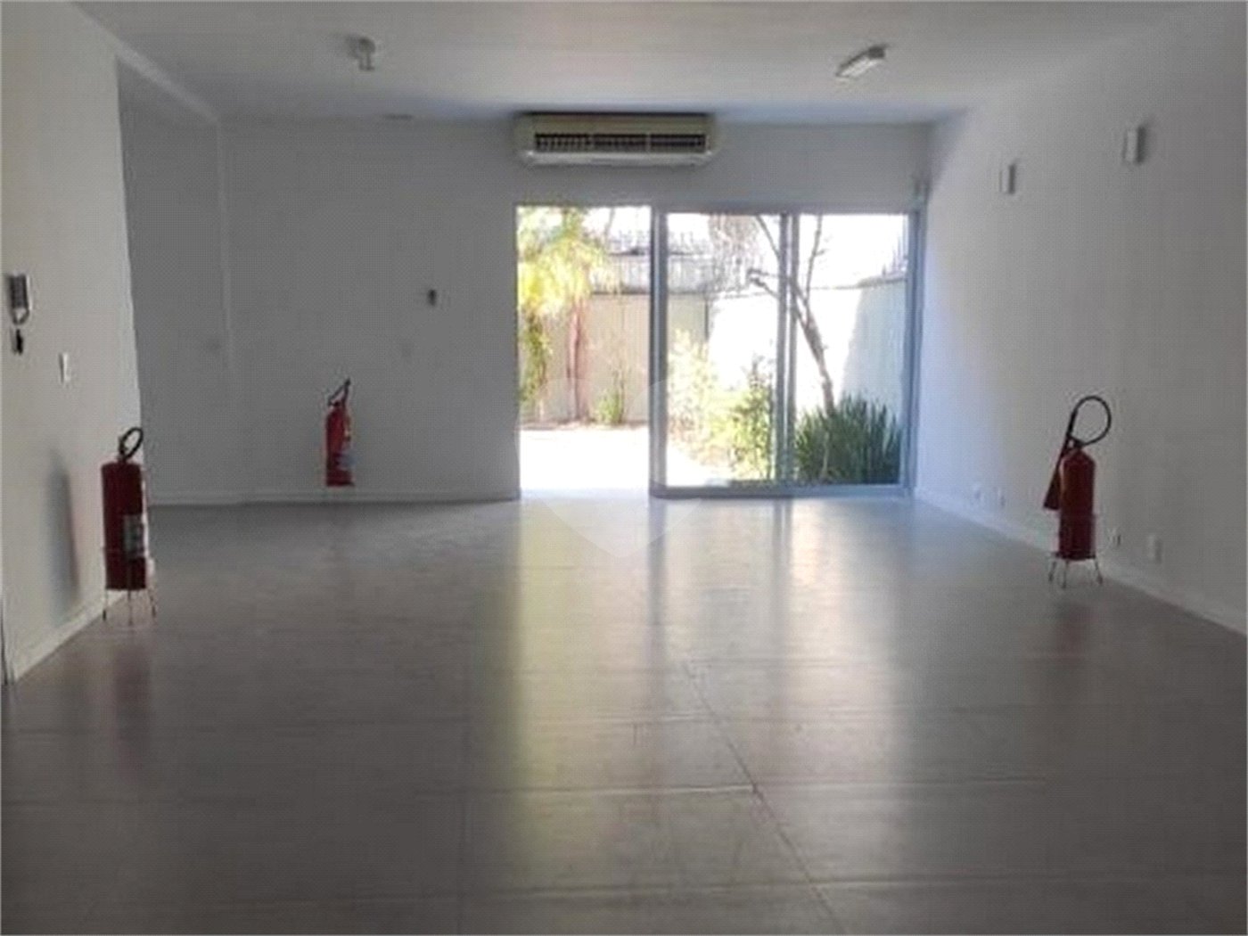 Casa Comercial na Vila Mariana, 400m², próximo metrô, 3 vagas, locação e venda