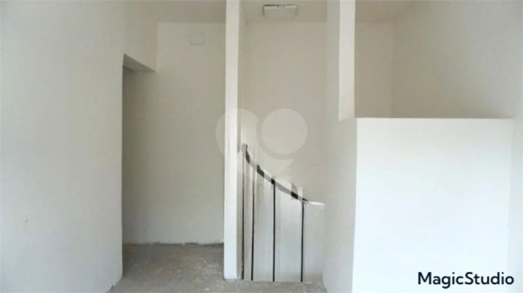 Loja com 52 m² , a 250 metros da estação Butantã , linha amarela do metrô.