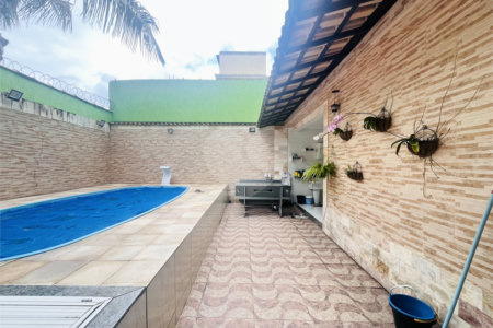 Casa à venda com 3 quartos, sendo 1 suíte, em Campo Grande, Rio de Janeiro, RJ