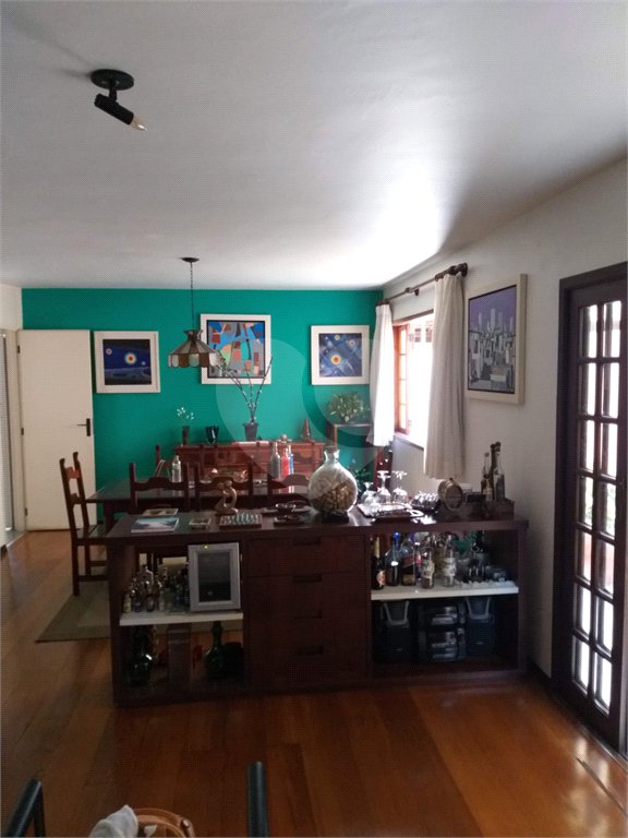 Casa à venda com 4 quartos, sendo 2 suítes, no condomínio Vila Panamericana, São Paulo - SP