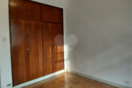 Sobrado à venda com 2 quartos em Vila Ipojuca, São Paulo, SP