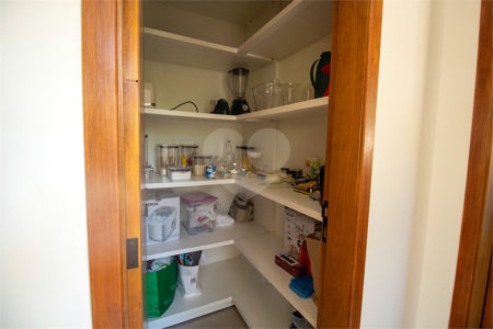 Casa à venda com 4 quartos, sendo 1 suíte,  no condomínio Sítio das Hortências, São Roque - SP