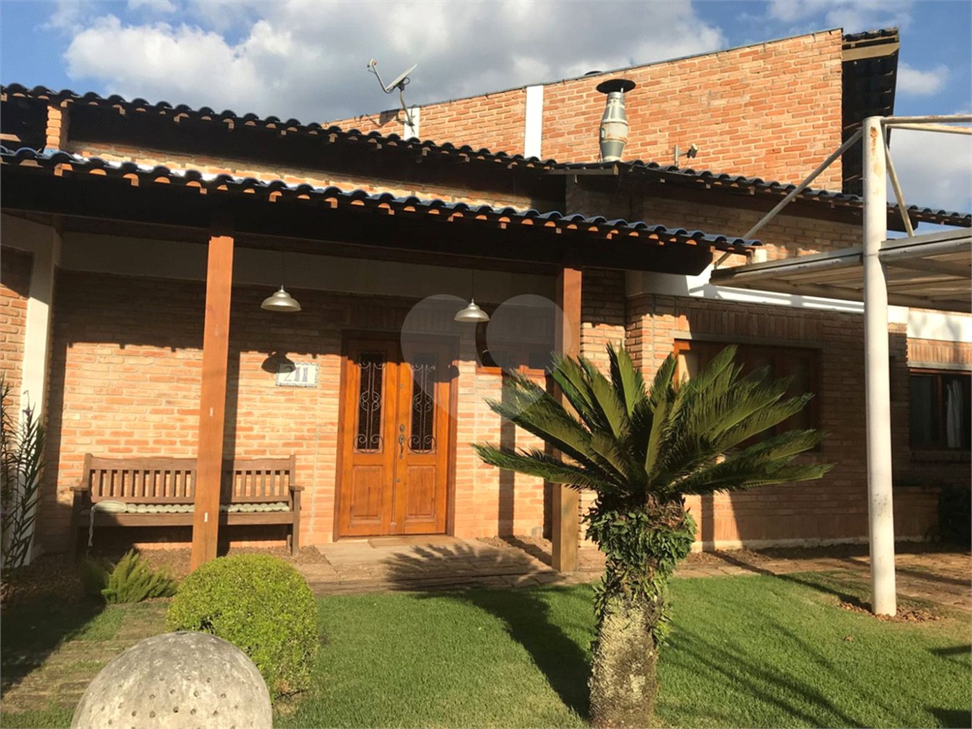 Casa à venda com 4 quartos, sendo 3 suítes, no condomínio Alpes da Cantareira, Mairiporã - SP