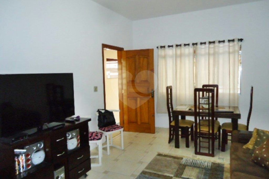 Casa à venda com 3 quartos, sendo 1 suíte, em Jardim Peri, São Paulo, SP