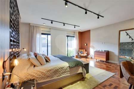 Casa à venda com 4 suítes em Granja Julieta, São Paulo, SP