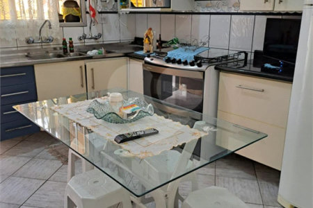 Sobrado à venda com 4 quartos, sendo 2 suítes, em Jardim Modelo, Suzano, SP