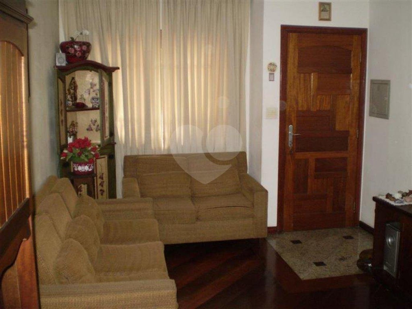 Casa à venda com 3 quartos, sendo 1 suíte, no condomínio Barbará II, São Paulo - SP