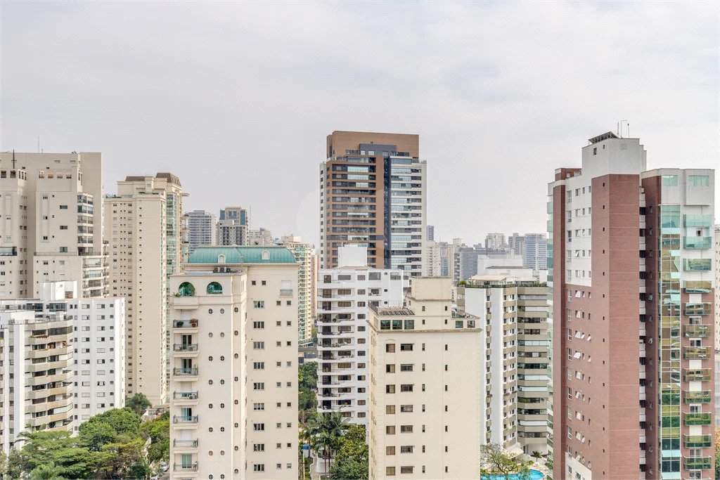 Apartamento à venda com 4 quartos, sendo 2 suítes, em Brooklin, São Paulo, SP