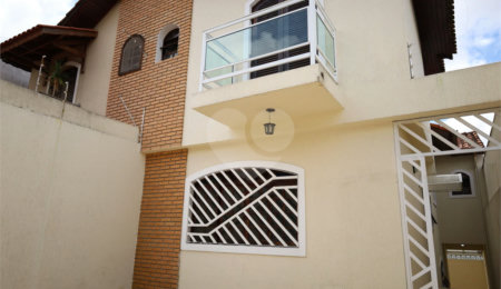 Sobrado à venda com 3 suítes em Vila Marari, São Paulo, SP