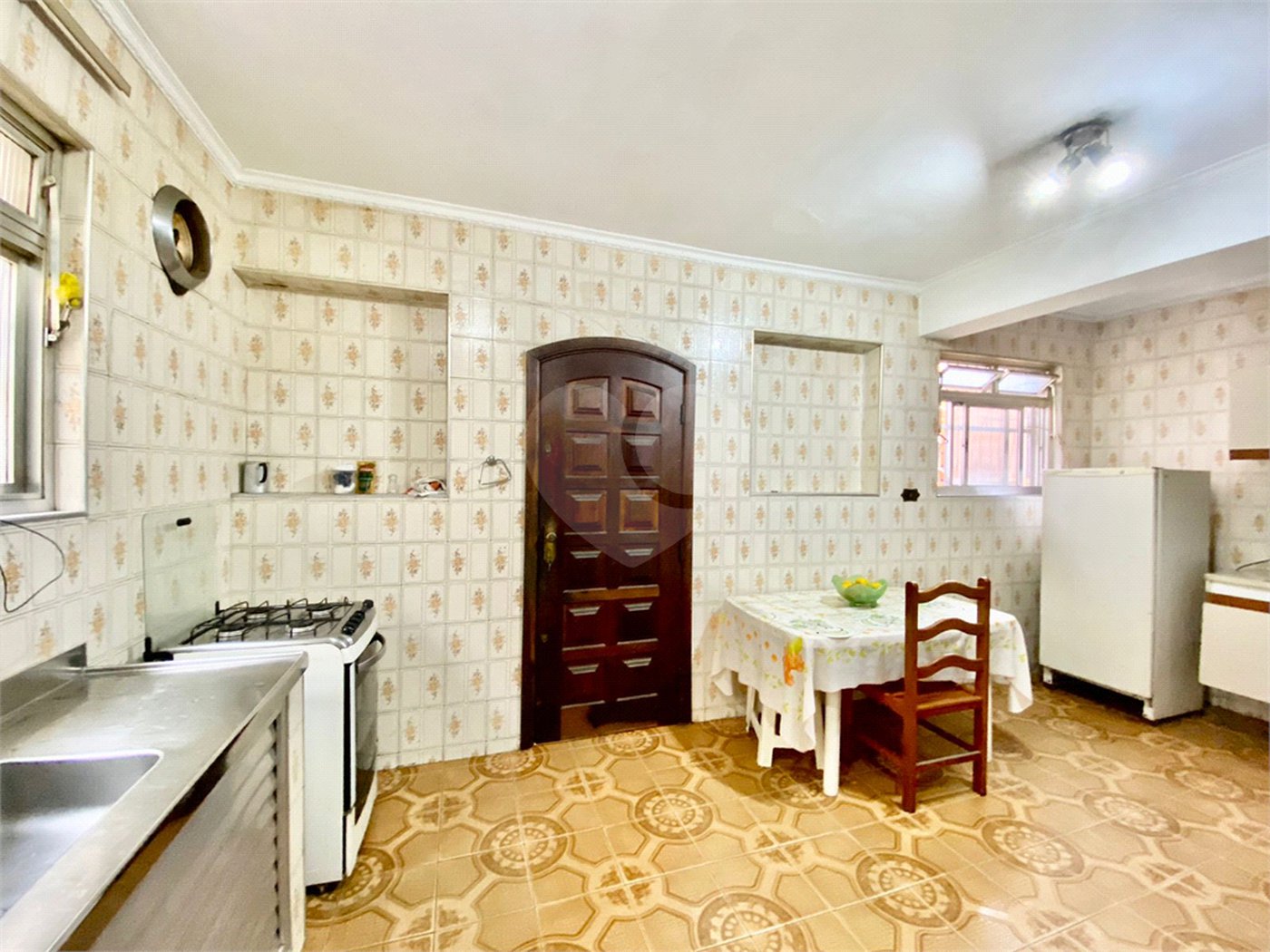 Casa à venda com 6 quartos, sendo 1 suíte, em Vila Mariana, São Paulo, SP