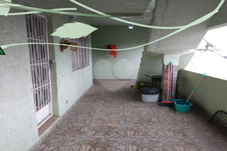 Casa à venda com 3 quartos em Campo Grande, Rio de Janeiro, RJ