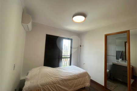 Apartamento à venda com 3 quartos, sendo 2 suítes, em Alto da Boa Vista, São Paulo, SP
