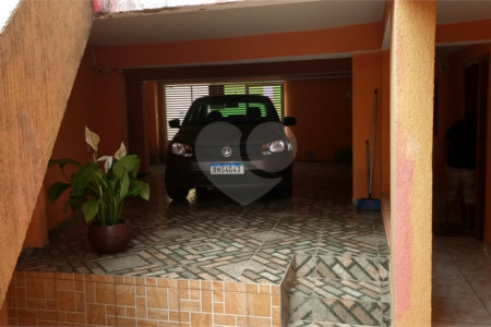 Sobrado à venda com 3 quartos, sendo 1 suíte, em Parada Inglesa, São Paulo, SP