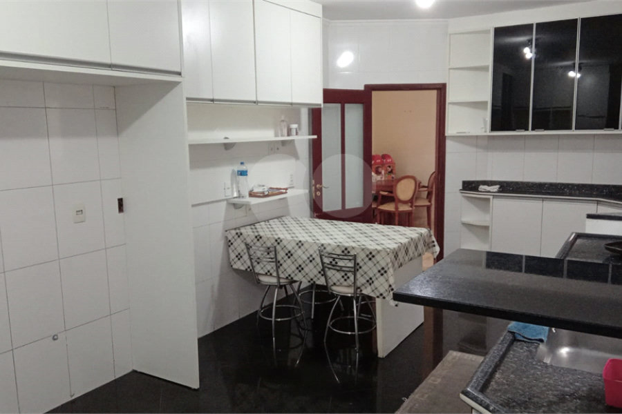 Sobrado à venda com 4 quartos, sendo 3 suítes,  em Horto Florestal, São Paulo, SP