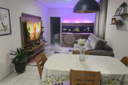Casa à venda com 2 quartos, sendo 1 suíte, em Jardim Cacique, Suzano, SP