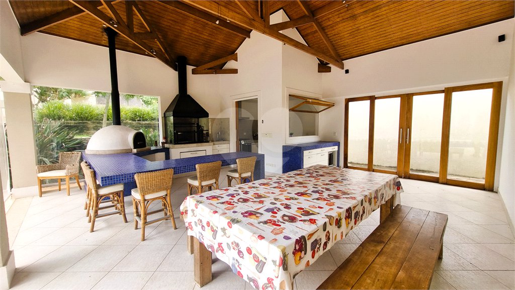 Casa à venda ou para alugar com 5 suítes em Serra da Cantareira, Mairiporã, SP